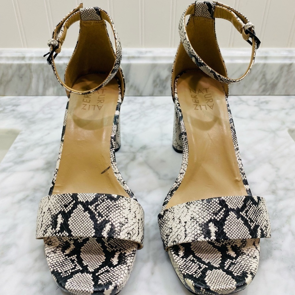 Naturalizer Black and Cream Snakeskin Heels Size 9